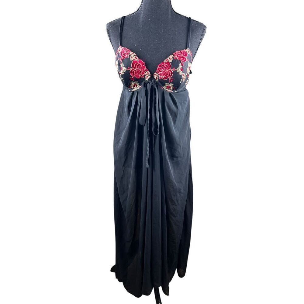 Delicates Sophia Small black chiffon embroidered flower boudoir peignoir vintage
